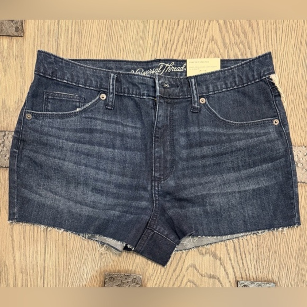 NWT Universal Thread Women's Blue Denim Shorts
High Rise Shorty Shorts